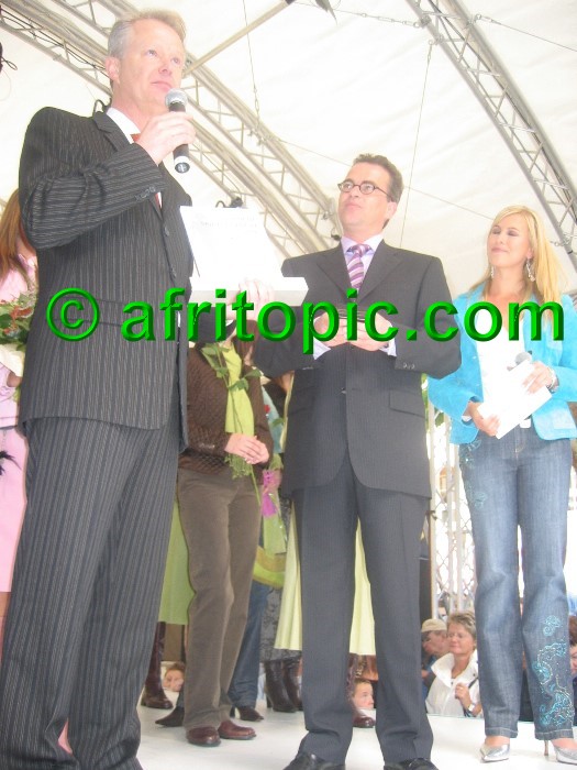 ../Images/Krefeld-Strssenmodenschau-2005 120.jpg